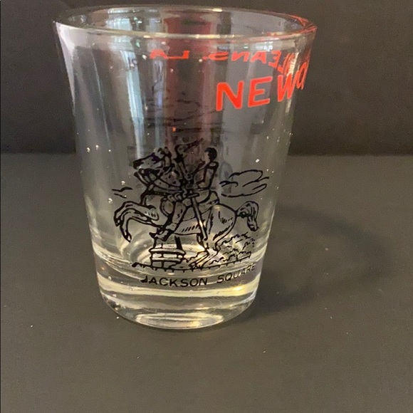 Set of 4 Souvenir Shot Glasses - Picture 5 of 6